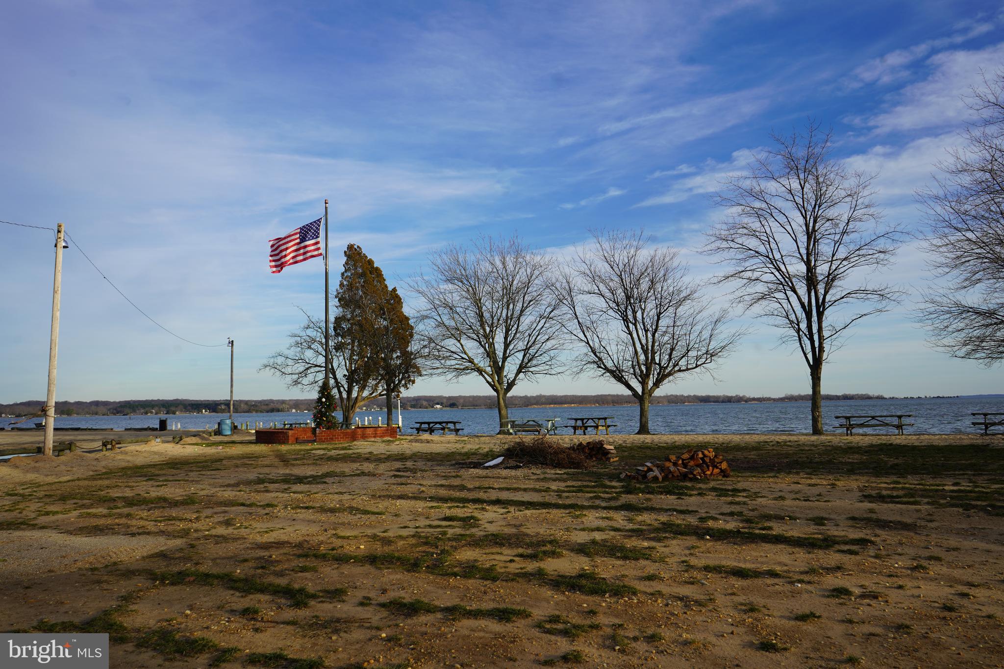 GOLDEN BEACH - Residential