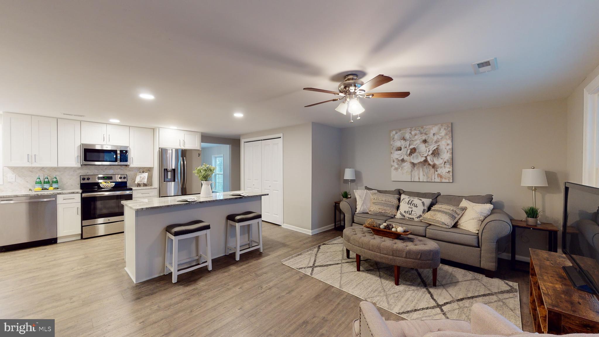 GOLDEN BEACH - Residential