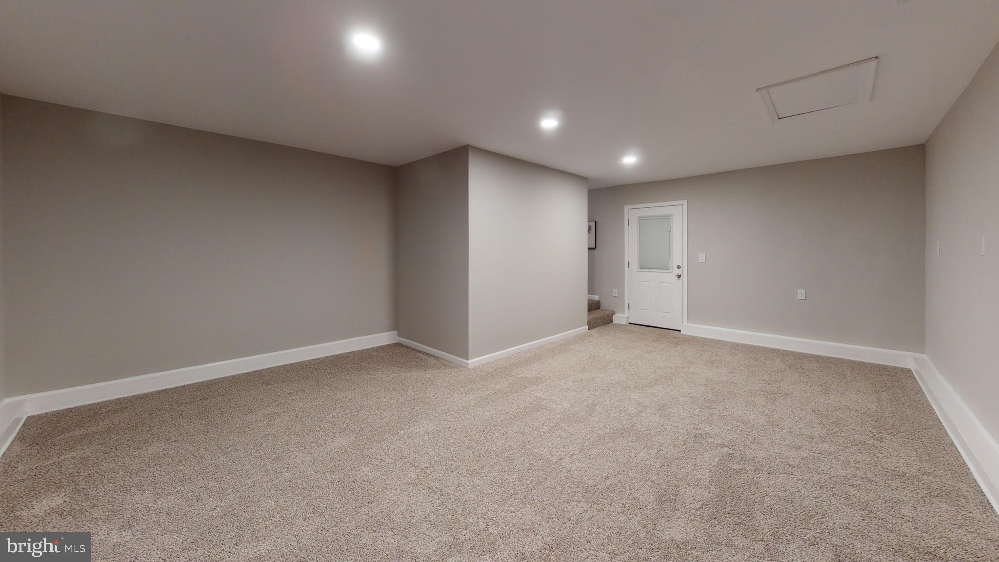 GOLDEN BEACH - Residential