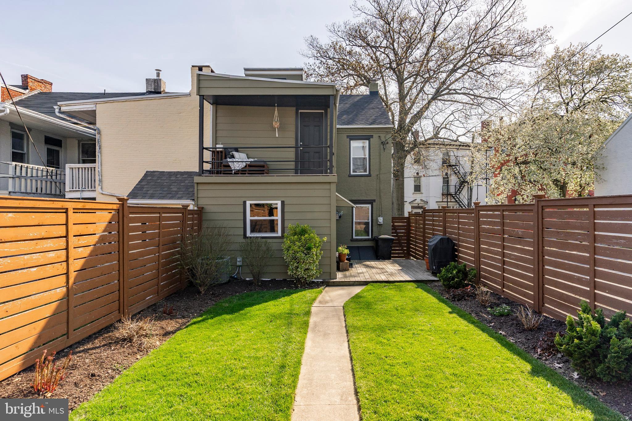 LANCASTER - Residential