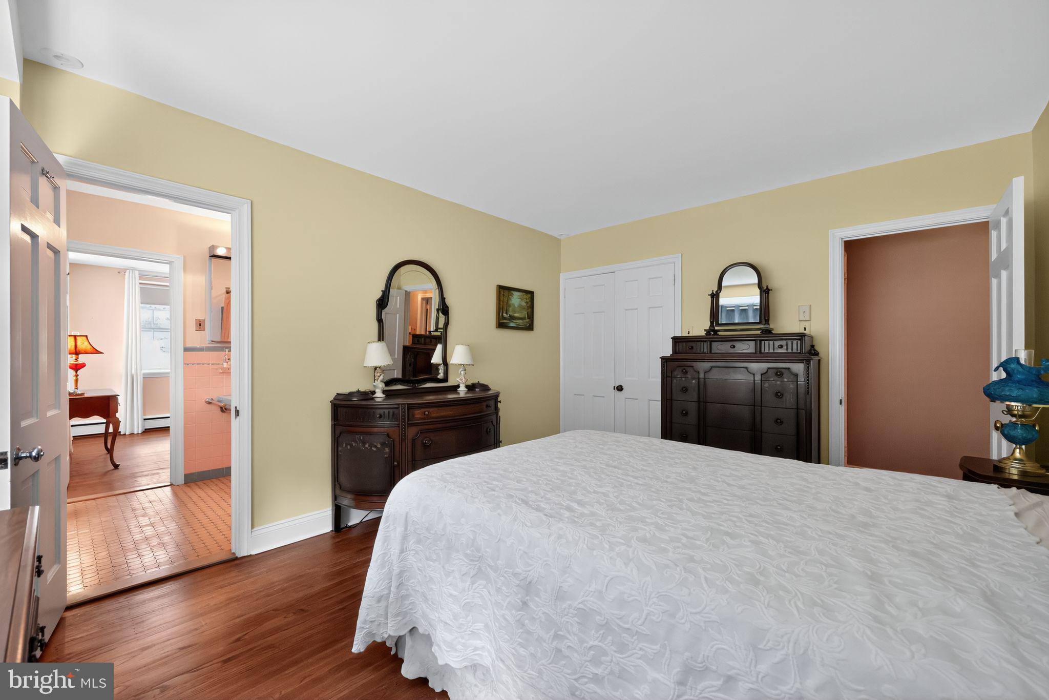 MEADOWBROOK - Residential