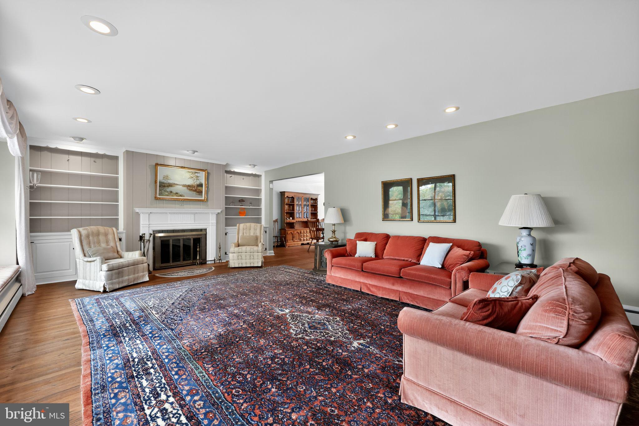 MEADOWBROOK - Residential