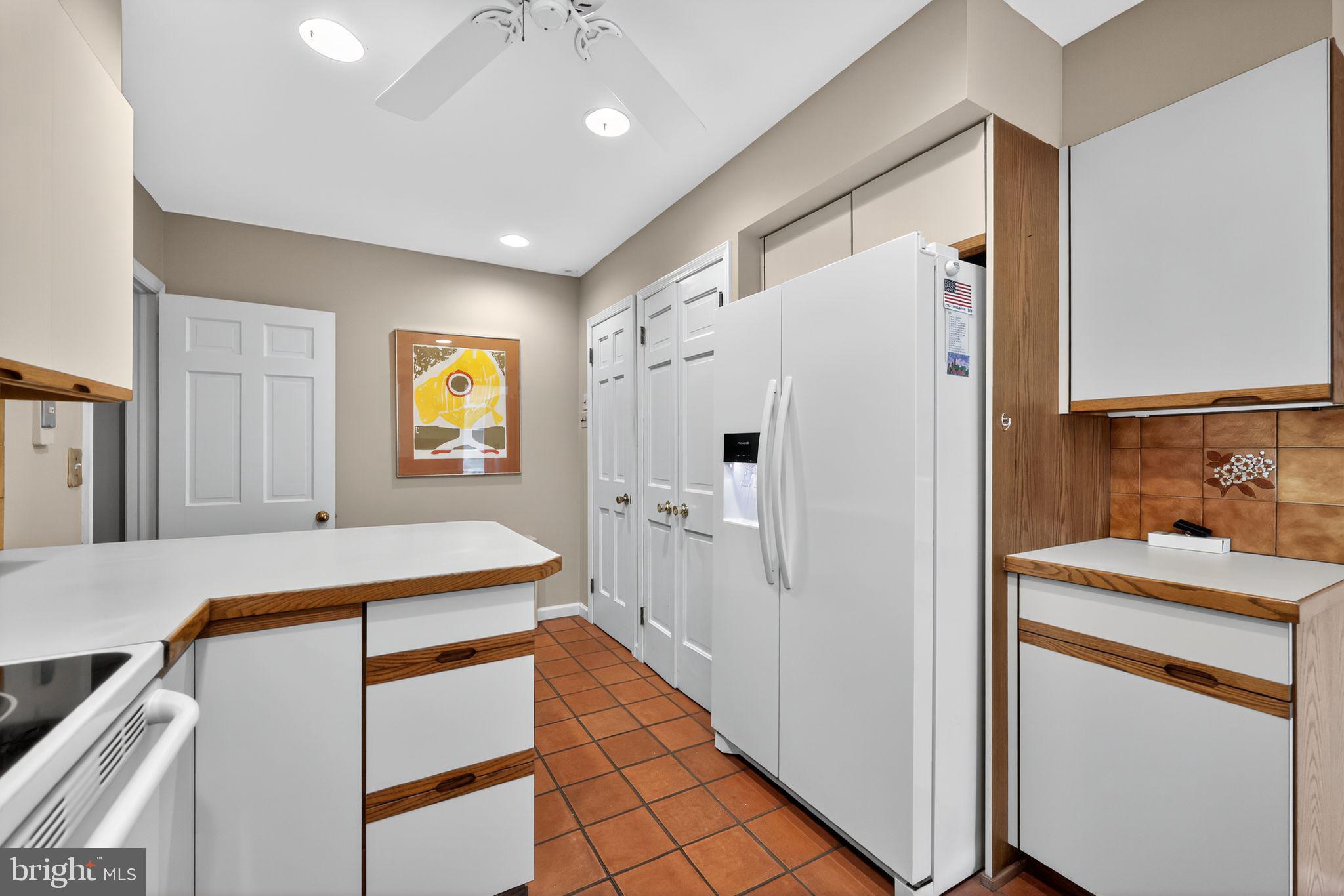 MEADOWBROOK - Residential