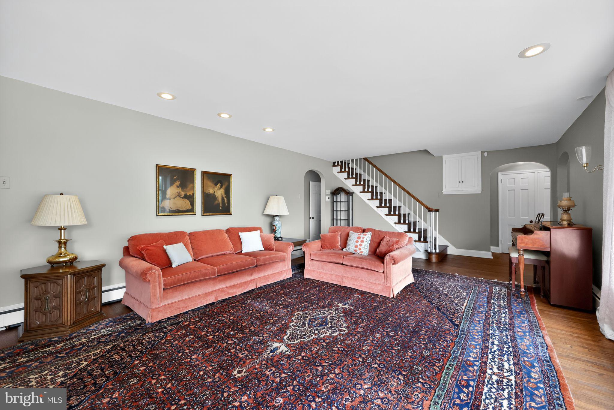 MEADOWBROOK - Residential