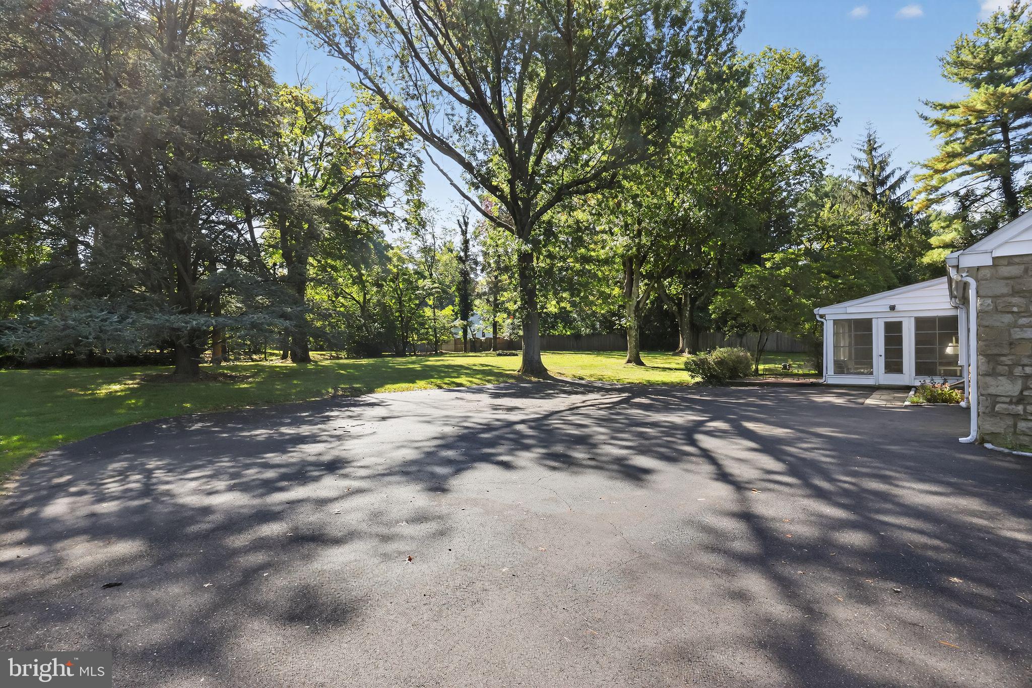 MEADOWBROOK - Residential