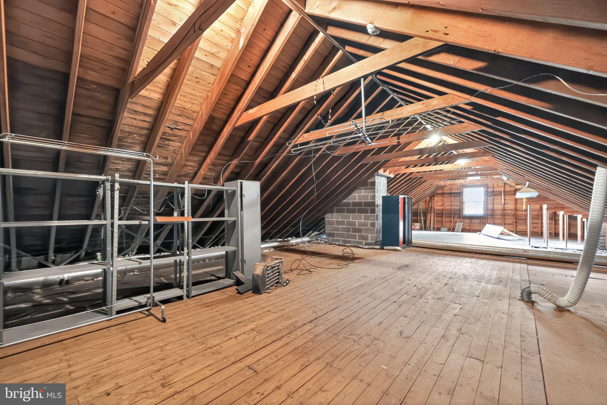 MEADOWBROOK - Residential