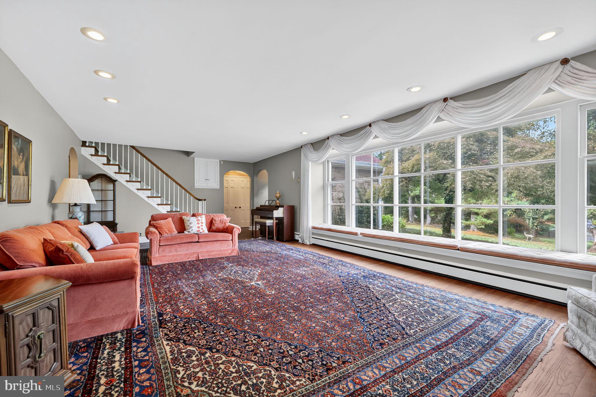 MEADOWBROOK - Residential