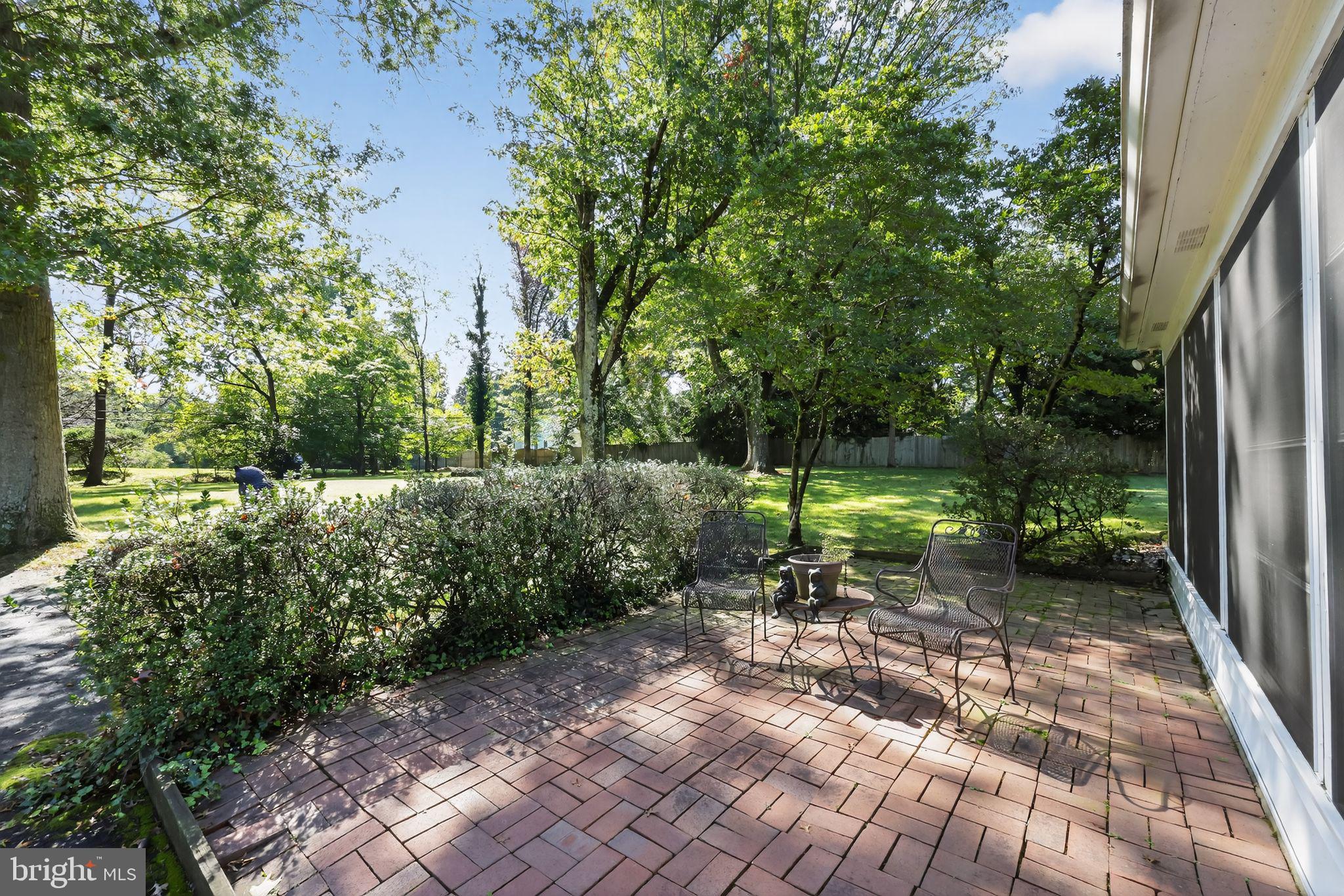 MEADOWBROOK - Residential