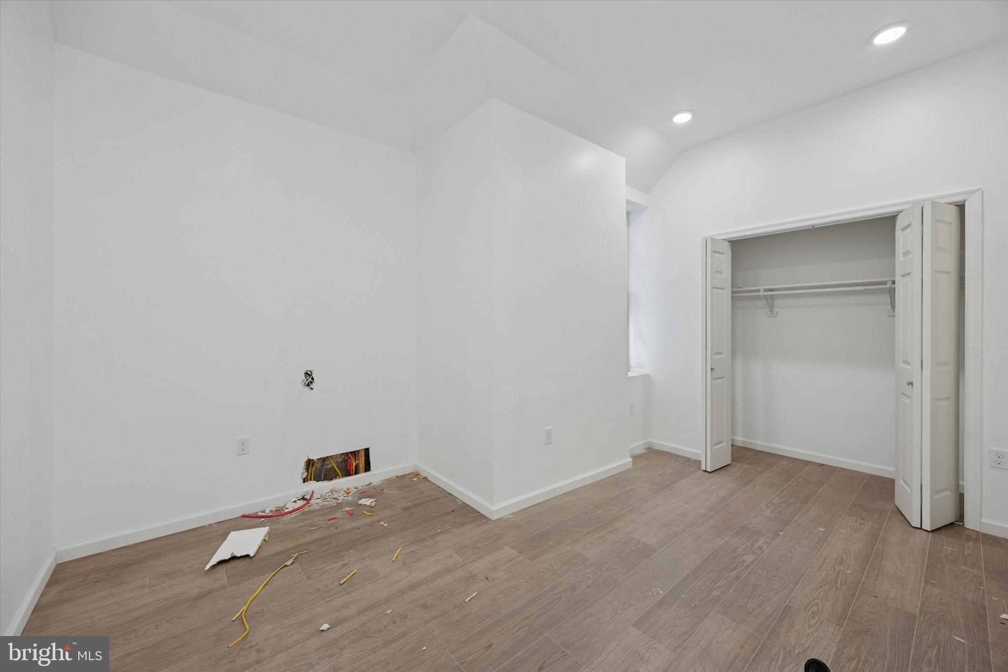 STRAWBERRY MANSION - Residential Income