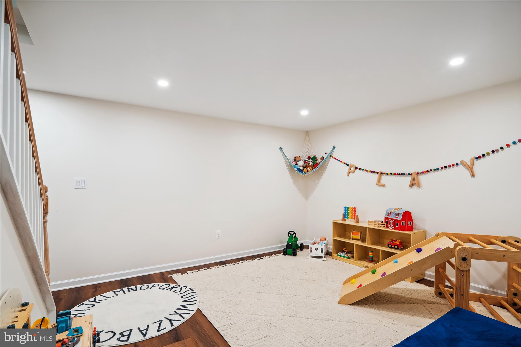 RESTON - Residential