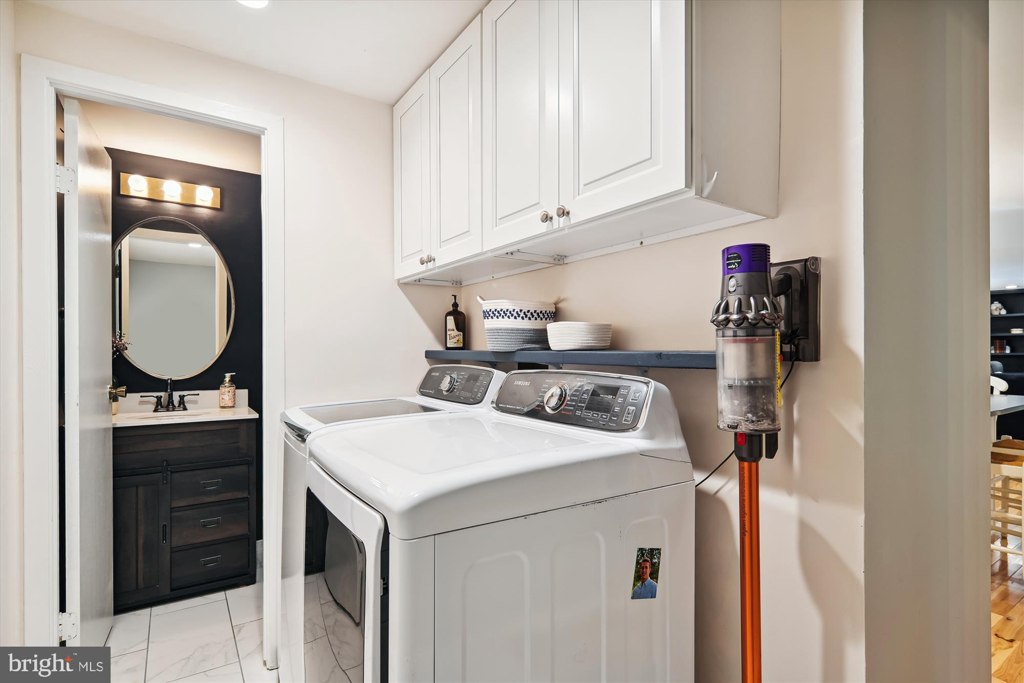 RESTON - Residential