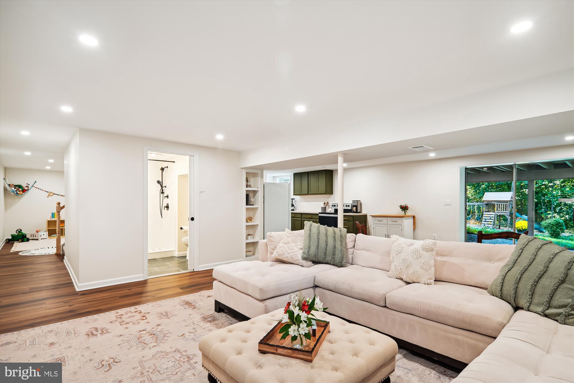 RESTON - Residential