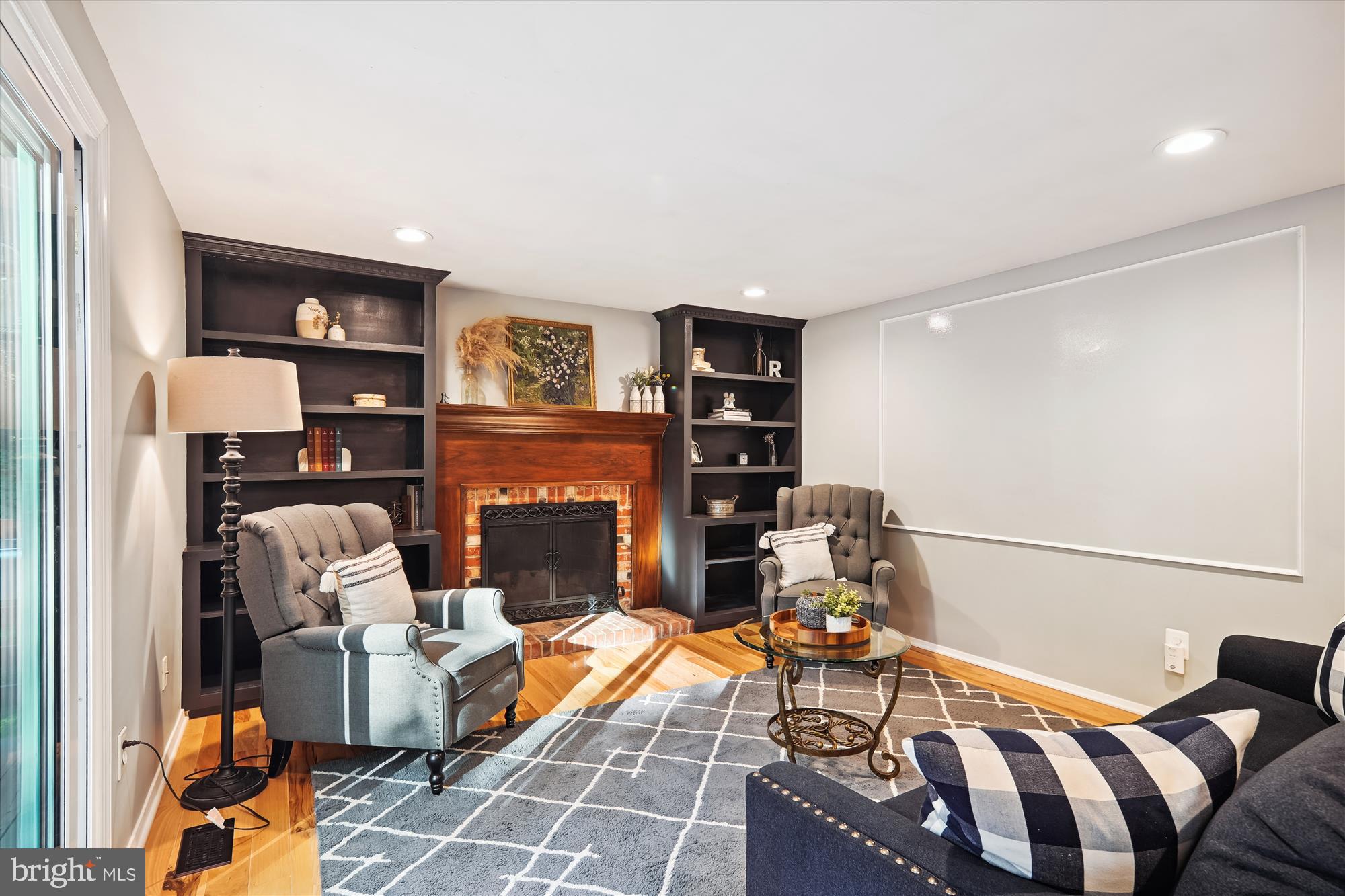 RESTON - Residential