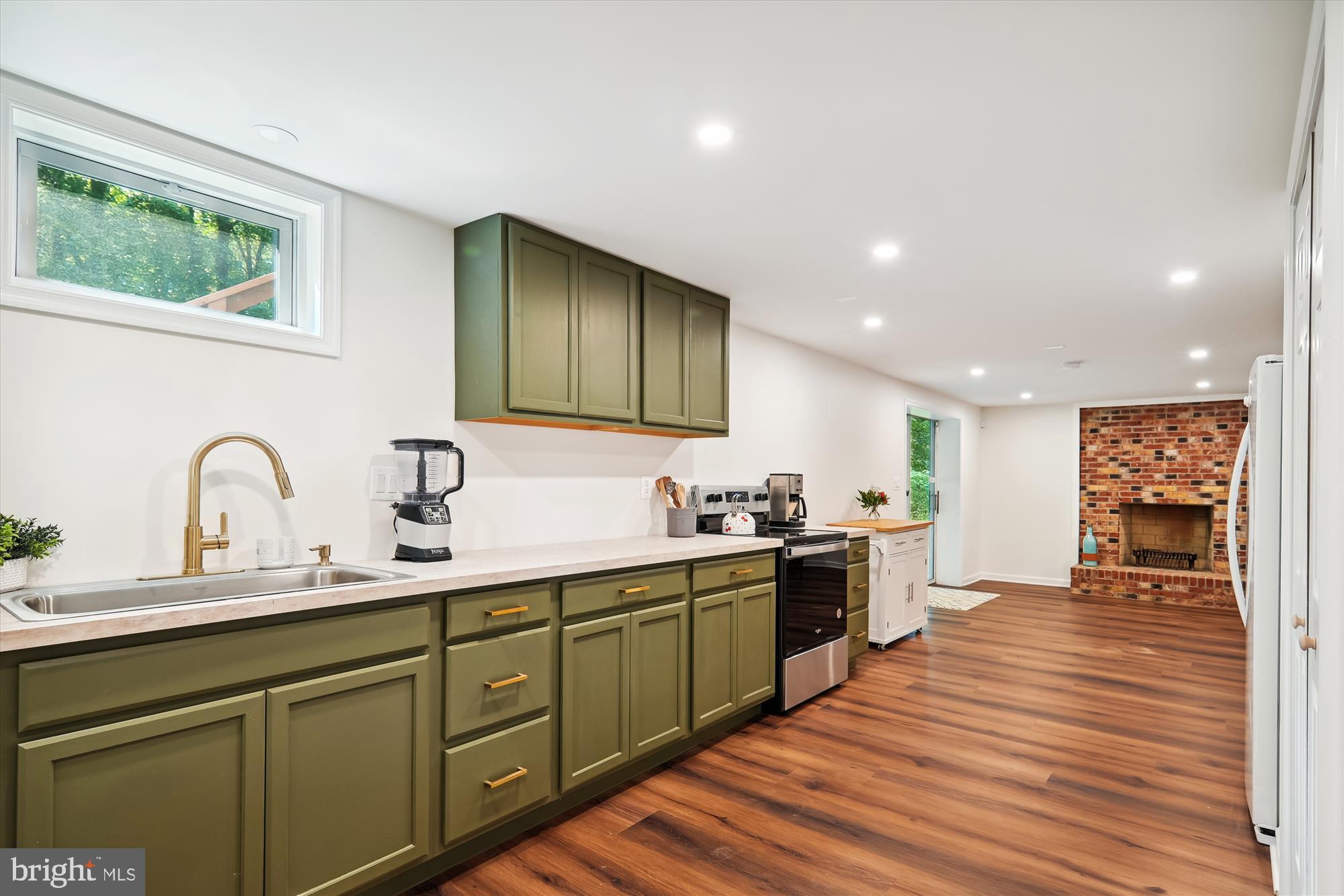 RESTON - Residential