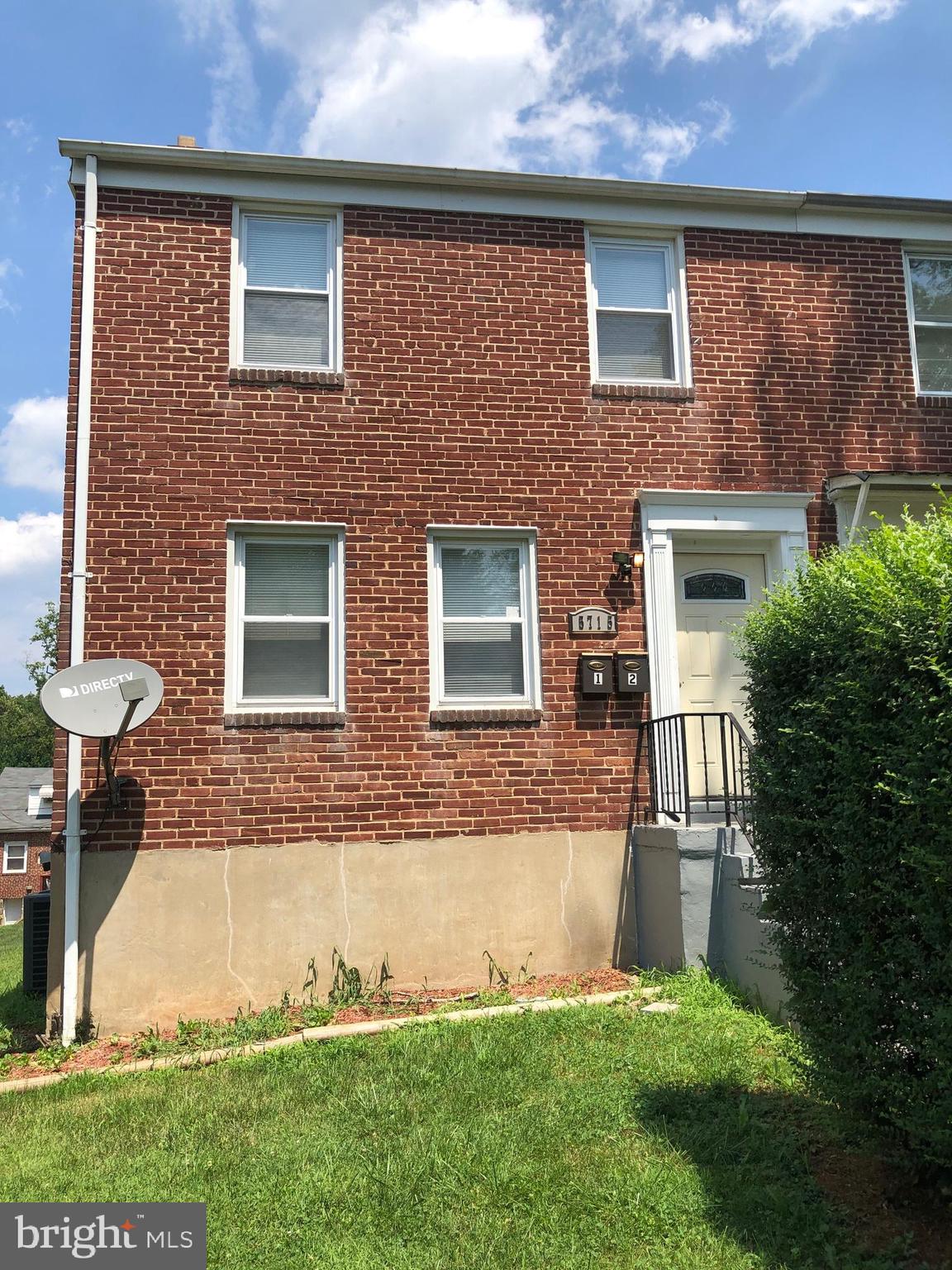 Nicely renovated one bedroom apartment on the first floor with wood floors, modern eat-in kitchen and bath with tub. Rear deck to enjoy nature or grill. Ready now for an immediate move-in. $40 non-refundable application and credit check fee. MINIMUM CREDIT SCORE IS 650.
