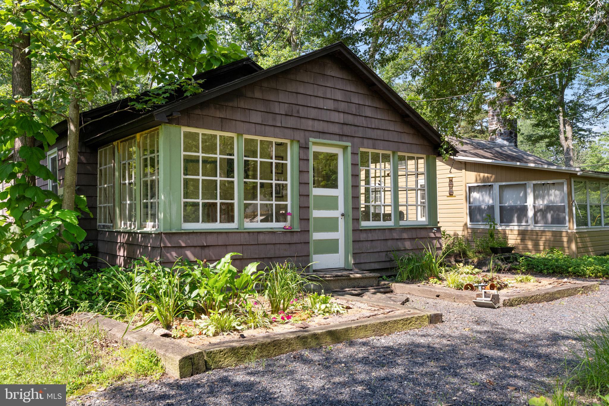 1285 NURSERY ROAD 8