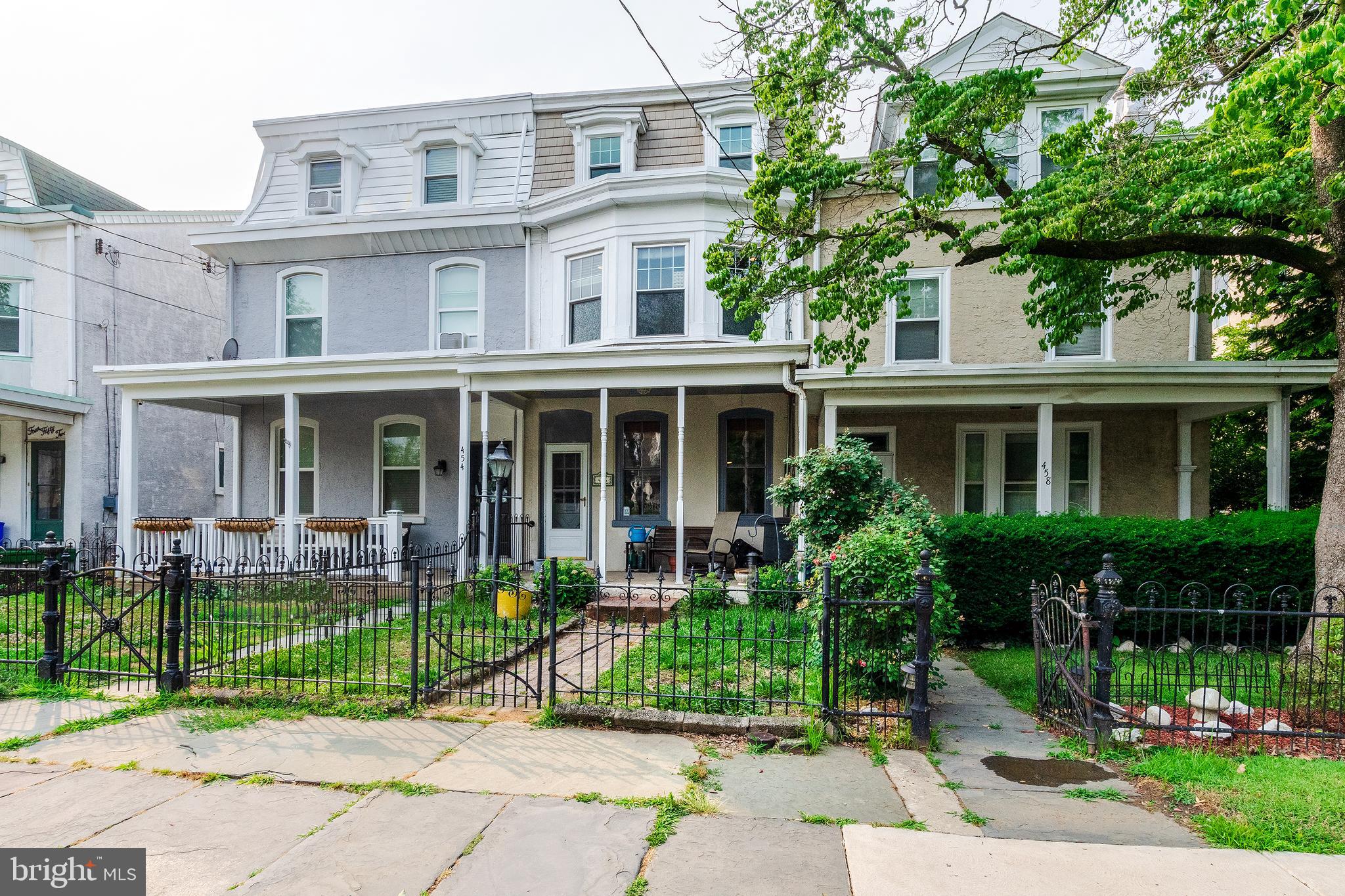 ROXBOROUGH - Residential Lease