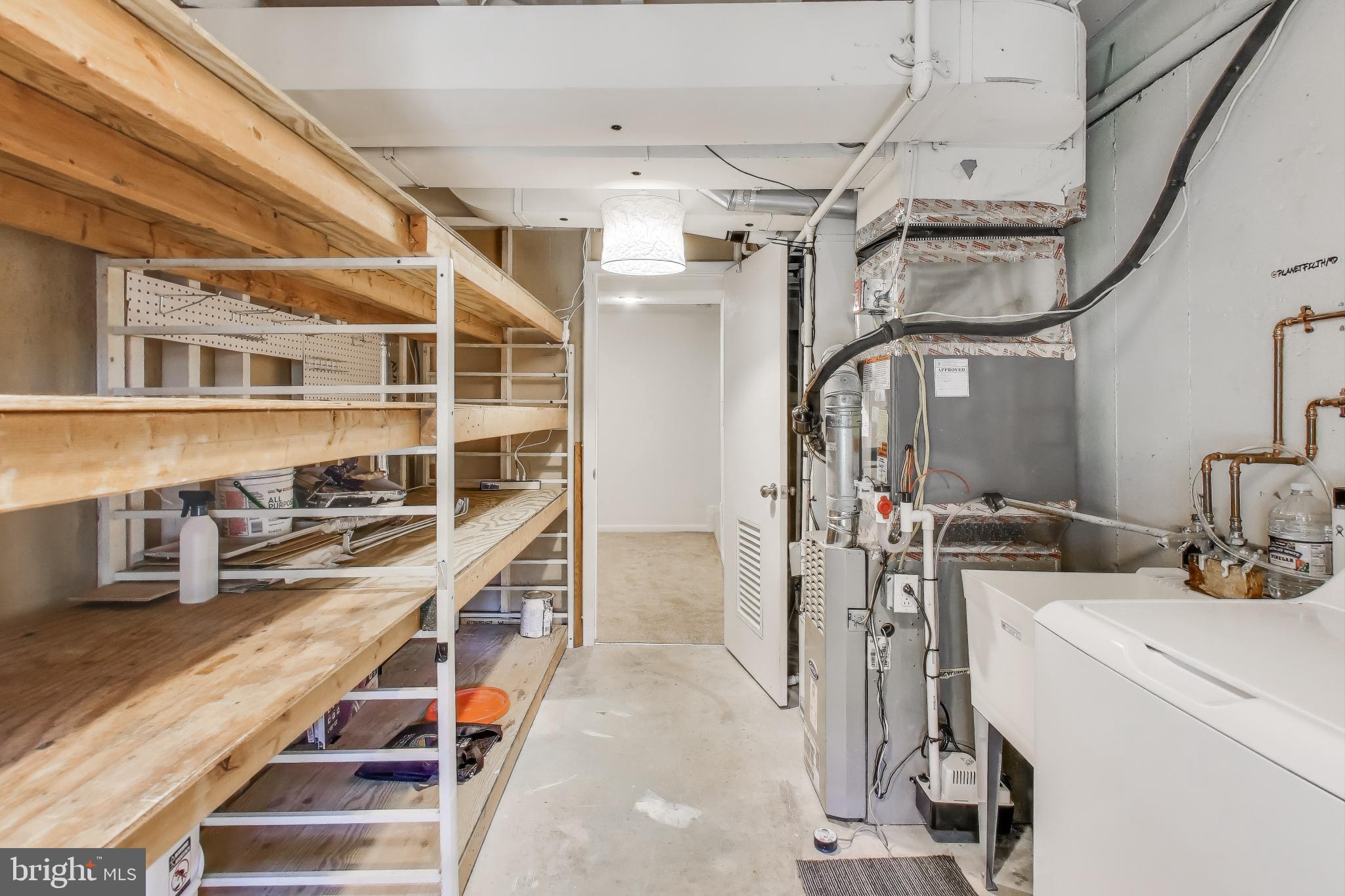 CASHELL MANOR - Residential Lease