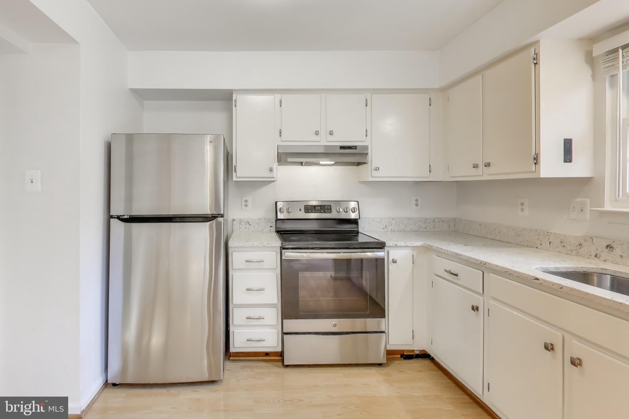 CASHELL MANOR - Residential Lease