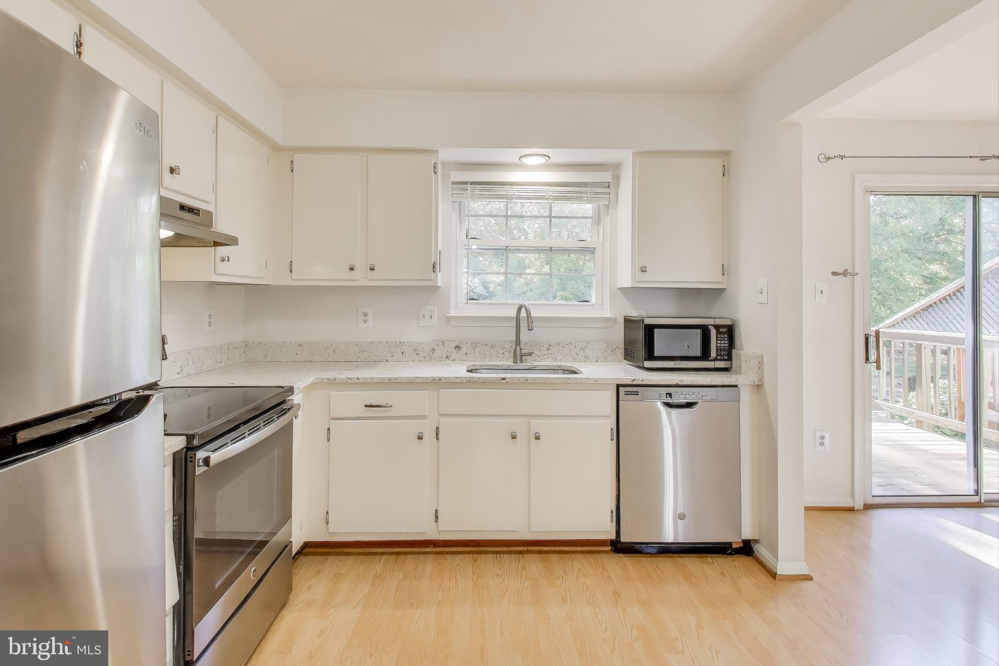 CASHELL MANOR - Residential Lease