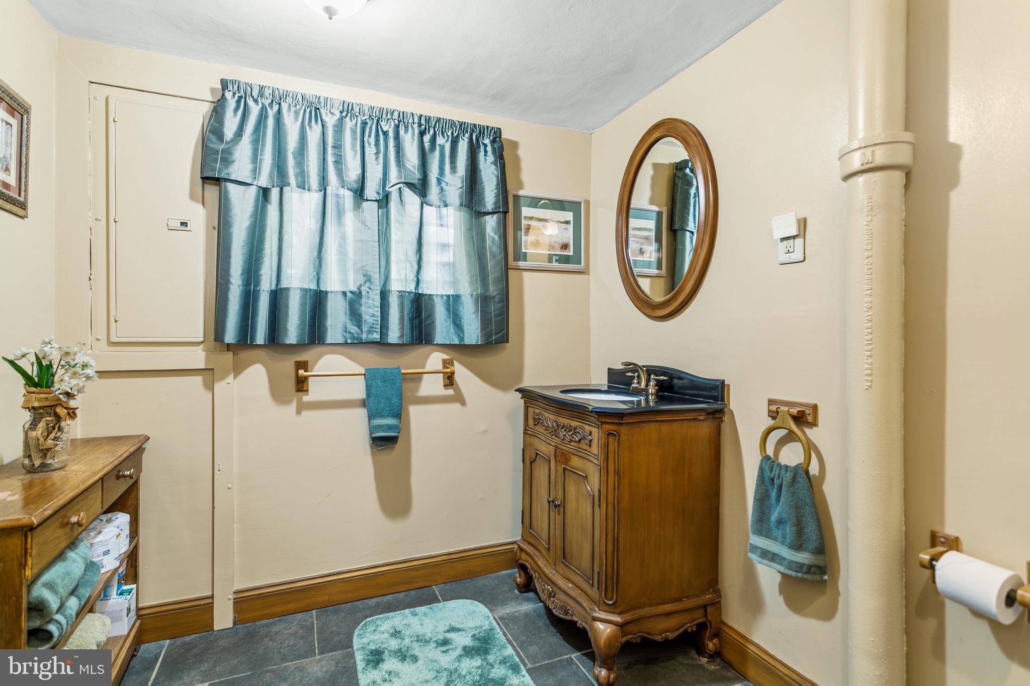 DREXEL PLAZA - Residential