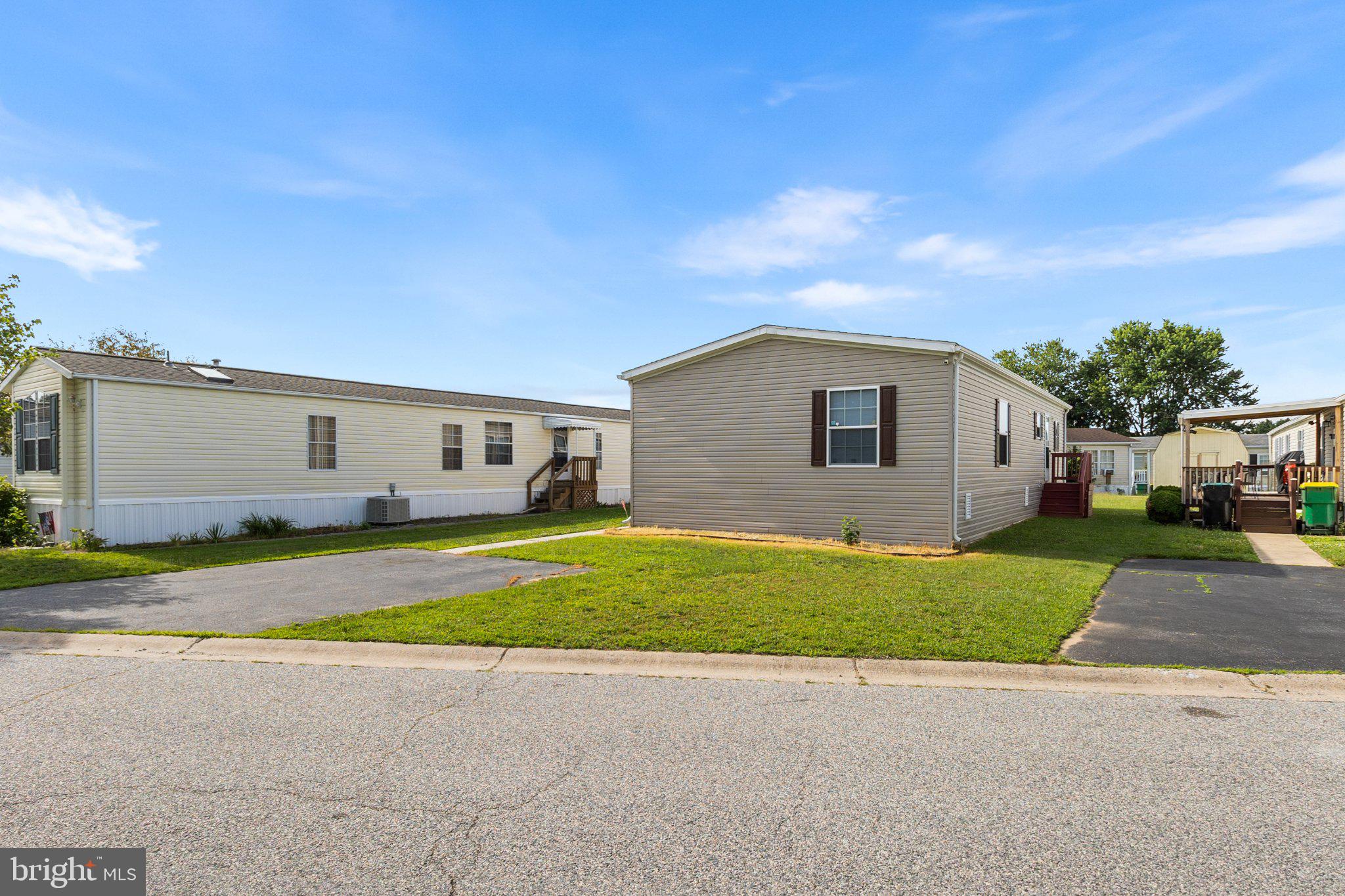 1733 BARBARA CIRCLE