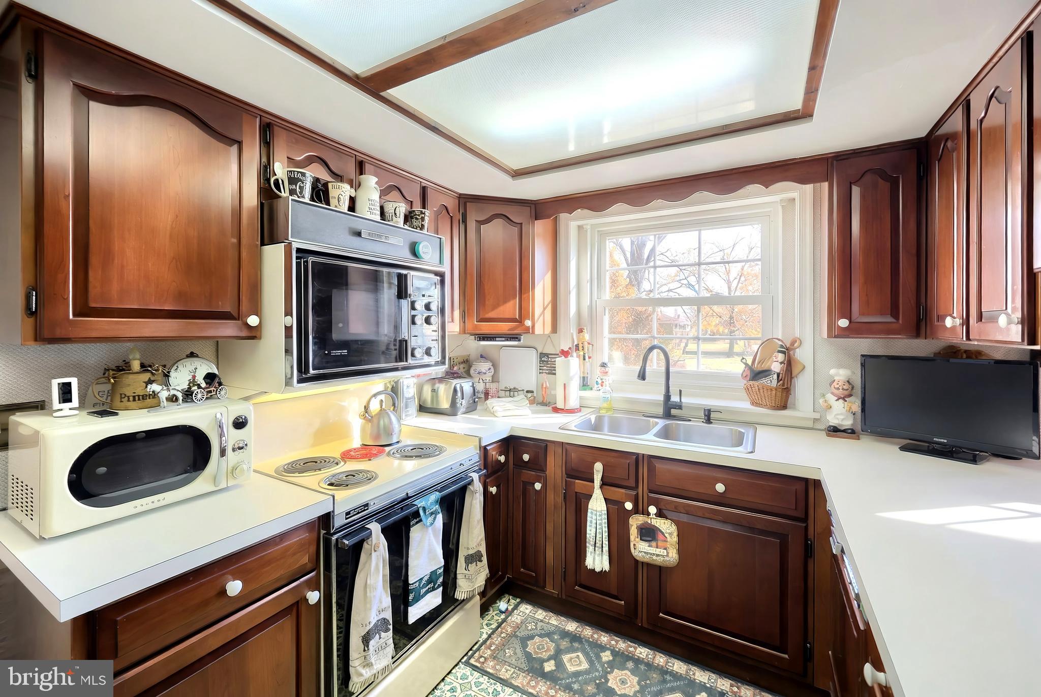 SHERWOOD FOREST - Residential