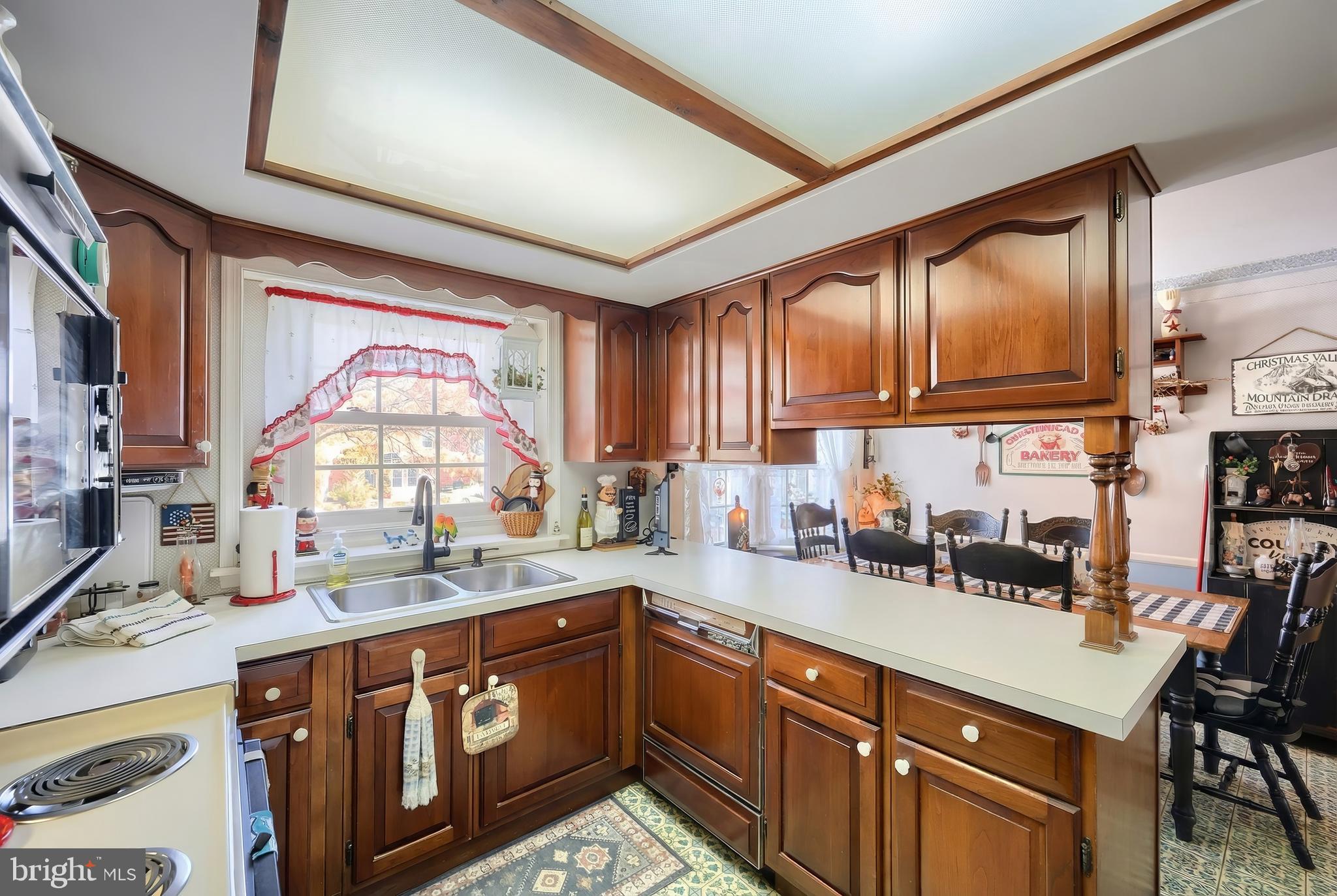 SHERWOOD FOREST - Residential