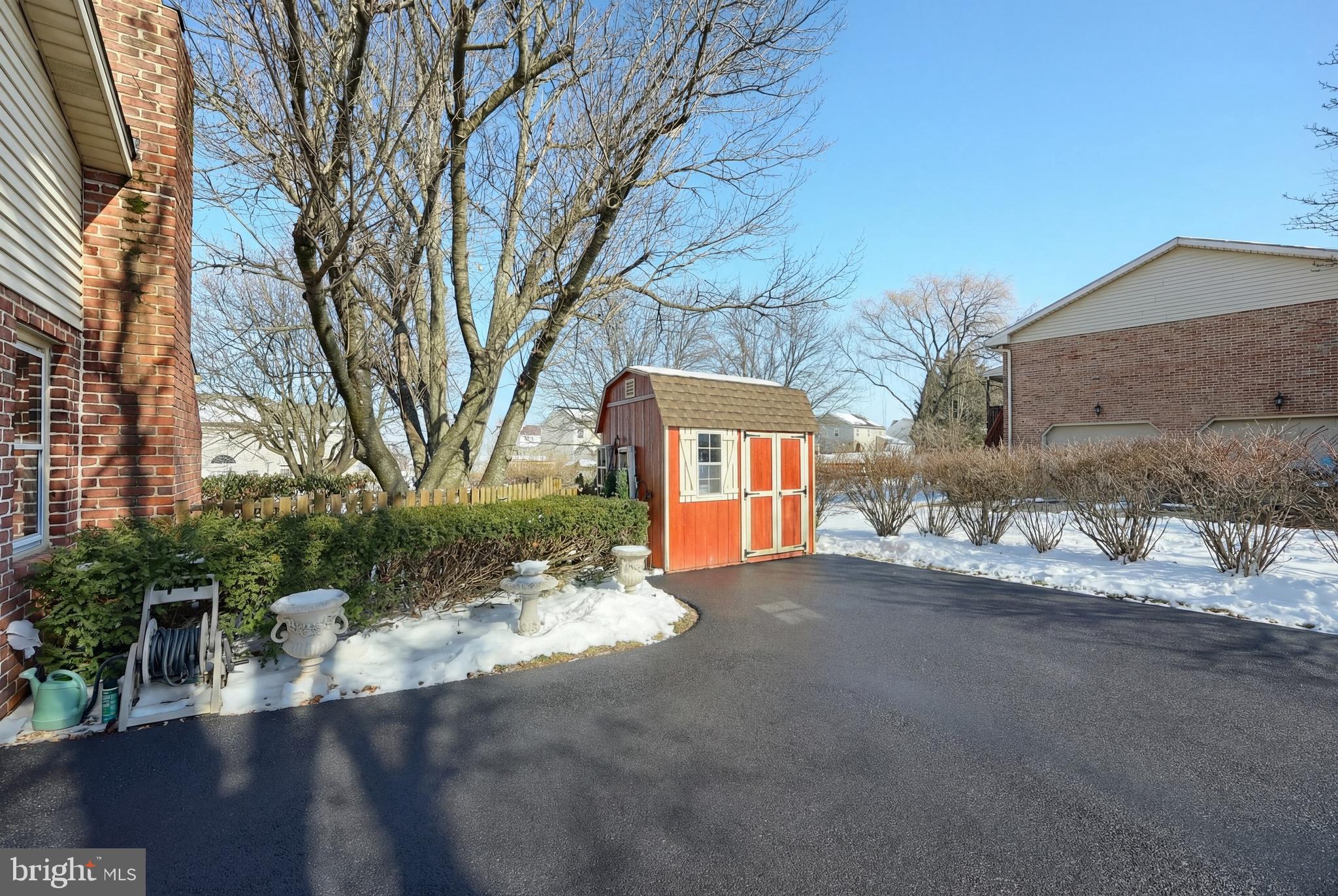 SHERWOOD FOREST - Residential