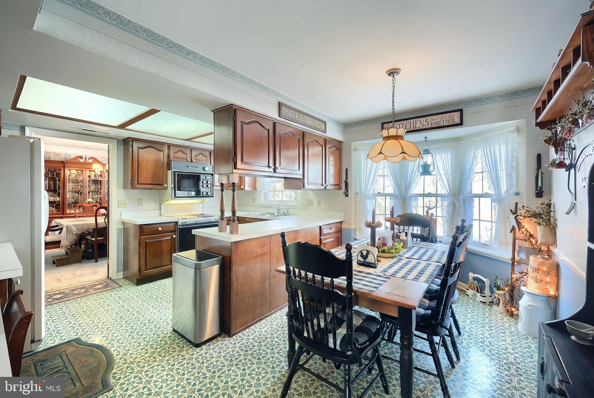 SHERWOOD FOREST - Residential