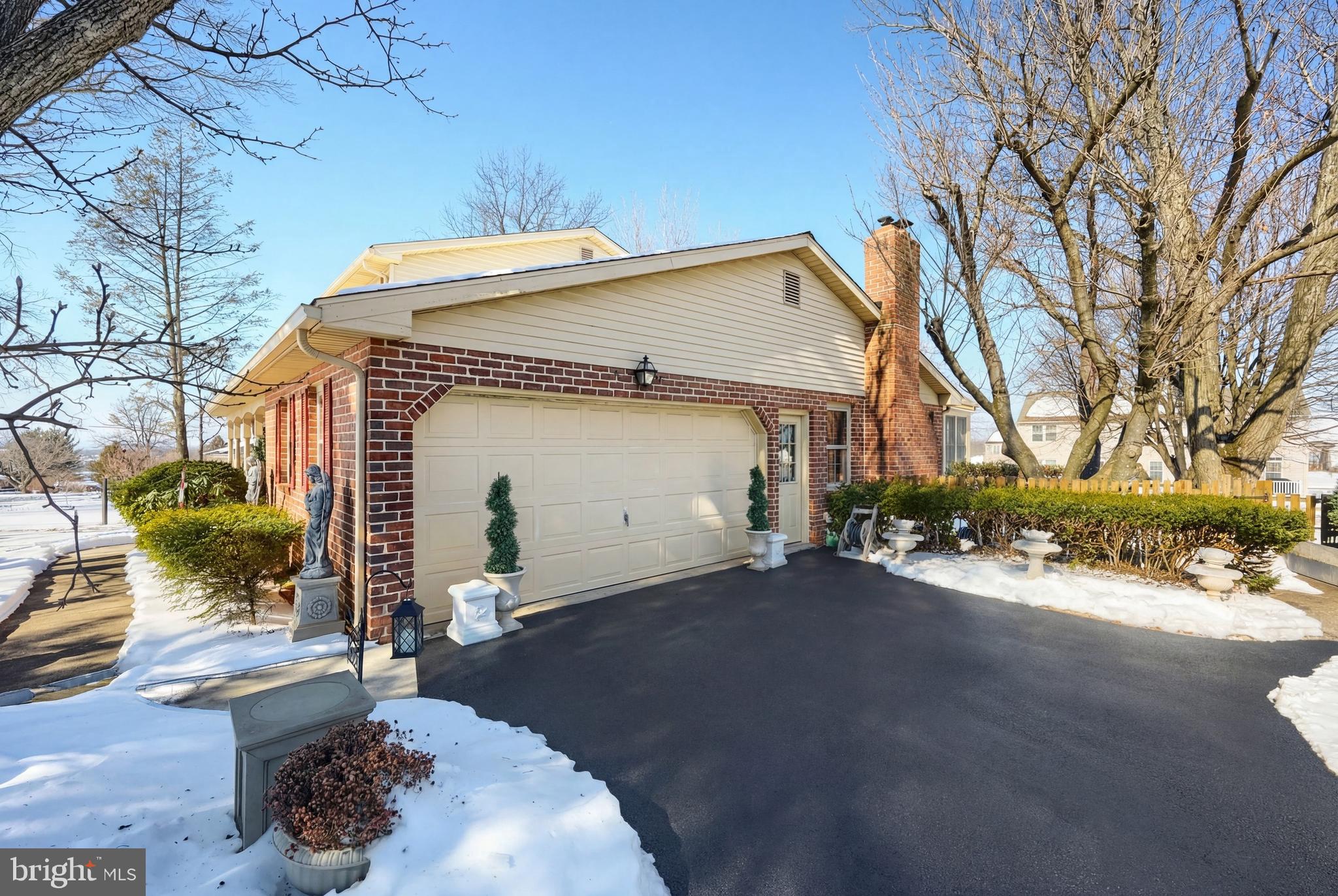 SHERWOOD FOREST - Residential