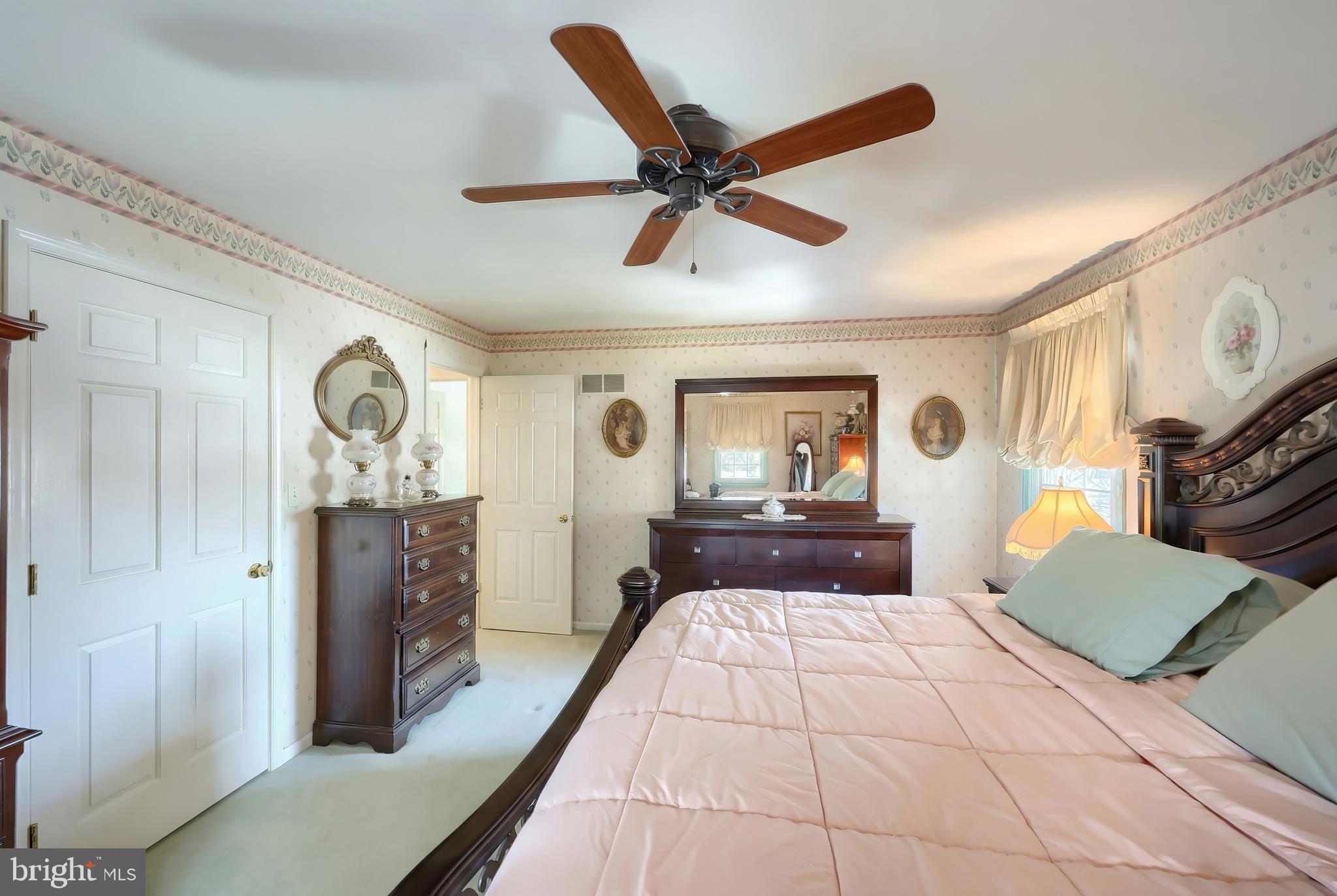 SHERWOOD FOREST - Residential