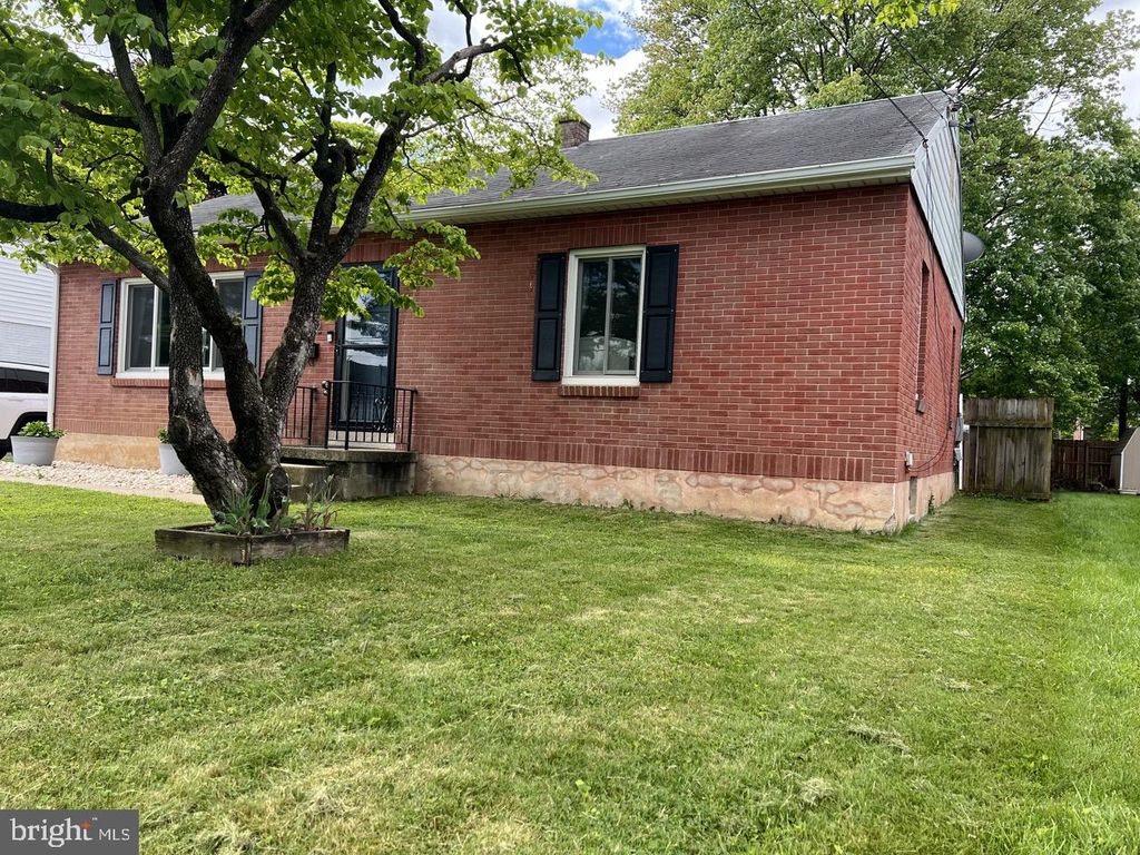 Photo of 2022 Ursinus Avenue, Lancaster, PA 17603 (MLS # PALA2050814)