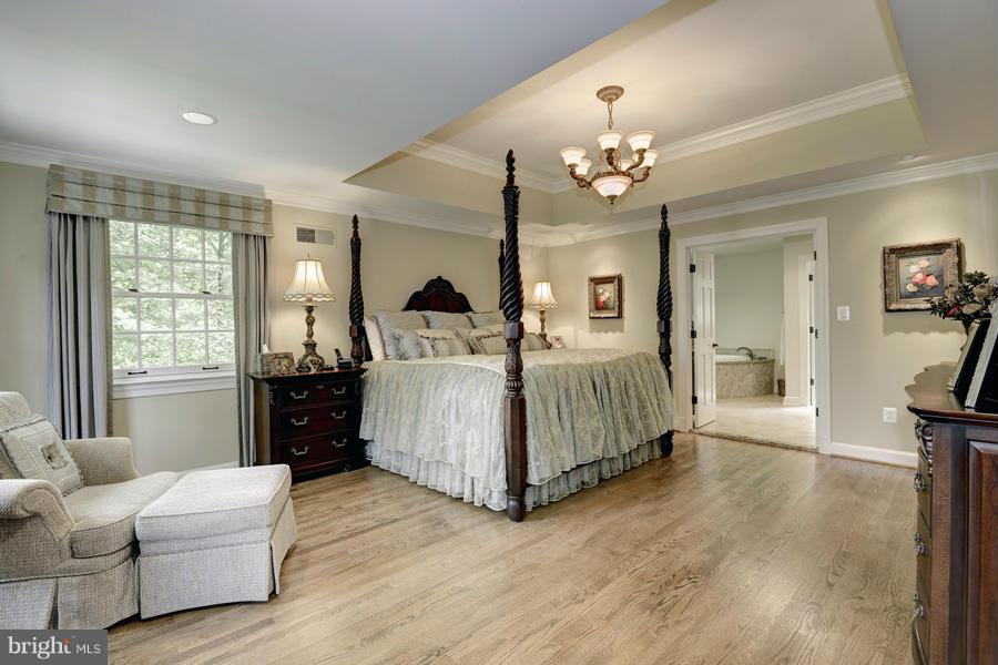 BRADLEY HILLS GROVE - Residential