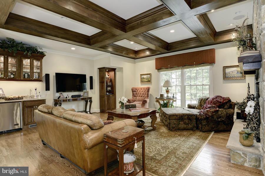 BRADLEY HILLS GROVE - Residential