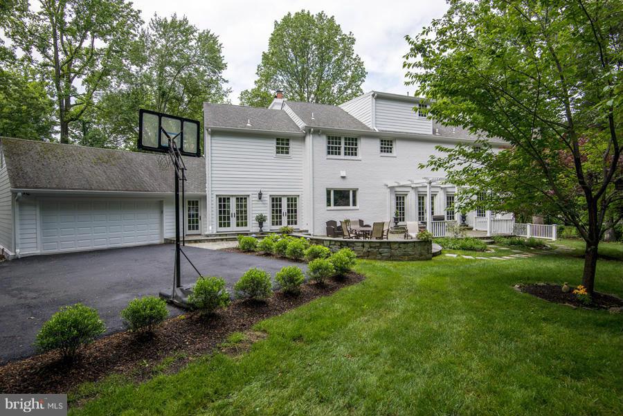 BRADLEY HILLS GROVE - Residential