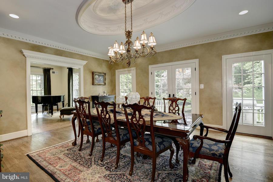 BRADLEY HILLS GROVE - Residential