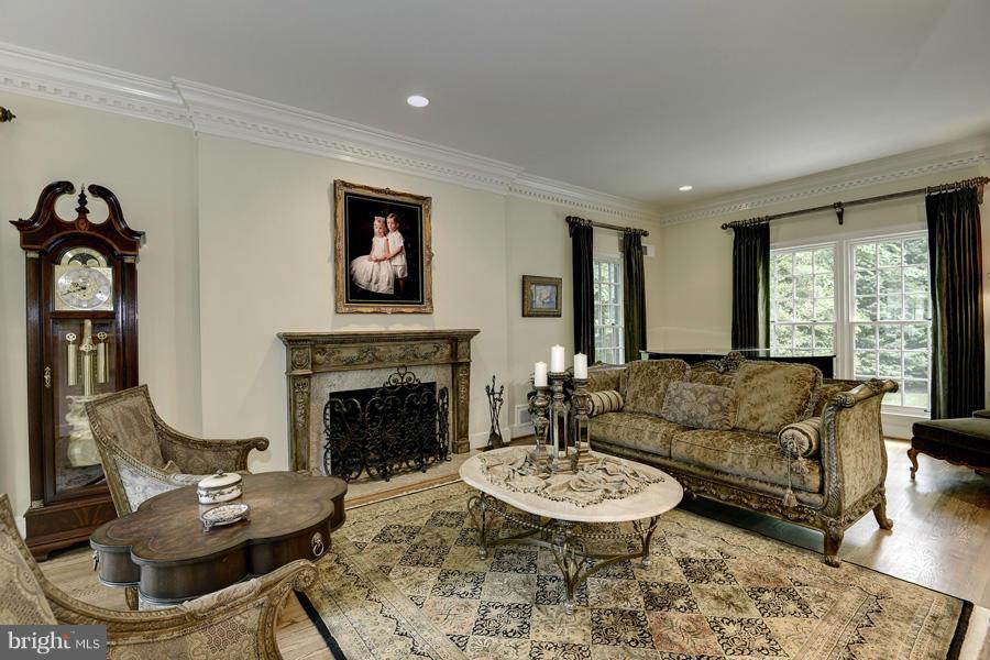 BRADLEY HILLS GROVE - Residential