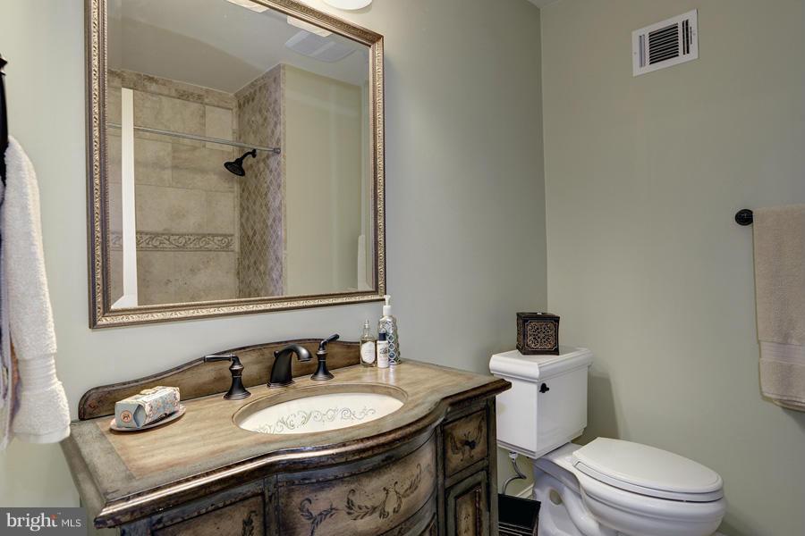 BRADLEY HILLS GROVE - Residential