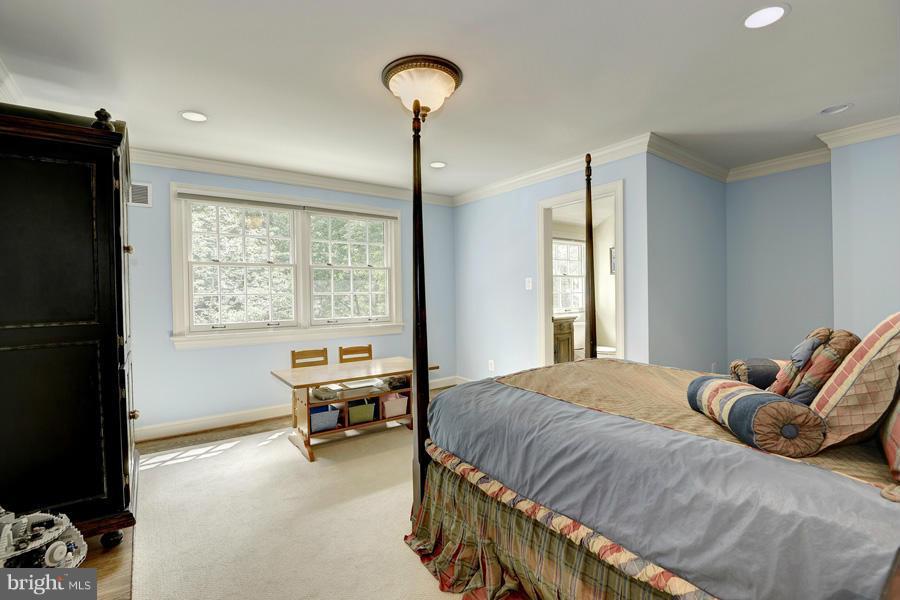 BRADLEY HILLS GROVE - Residential