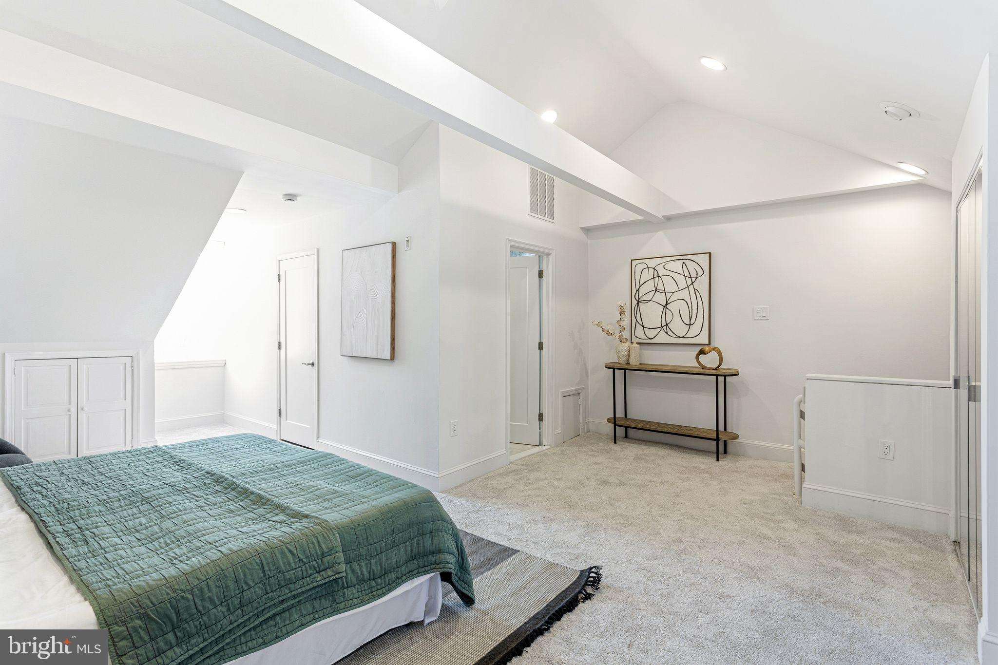 WASHINGTON SQ WEST - Residential
