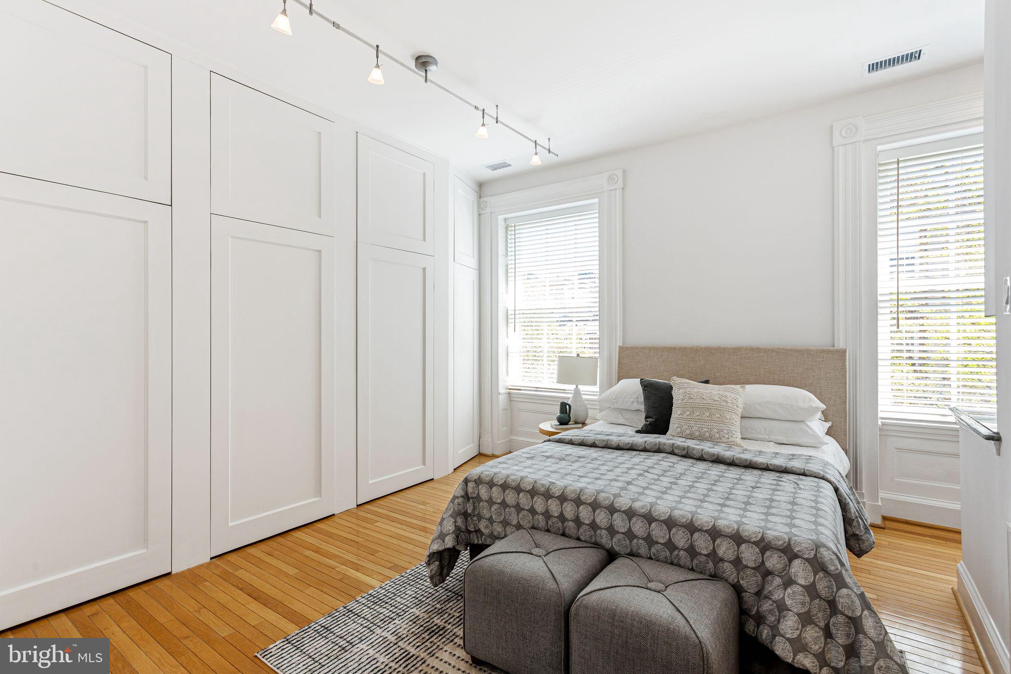 WASHINGTON SQ WEST - Residential