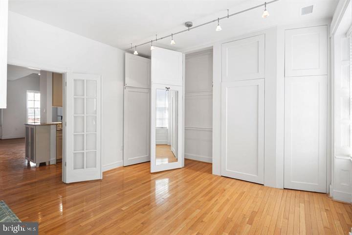 WASHINGTON SQ WEST - Residential