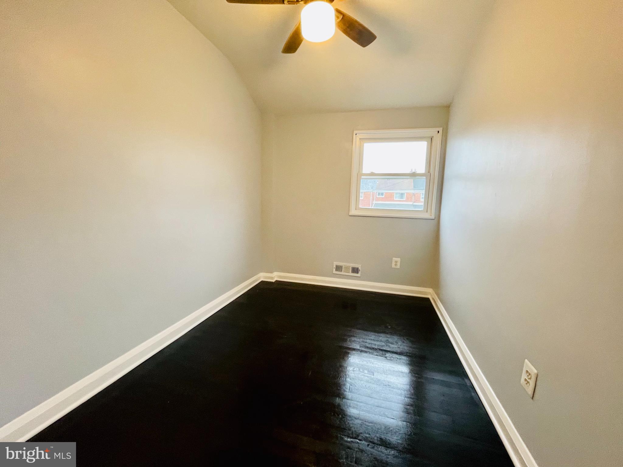 CHARLESMONT - Residential