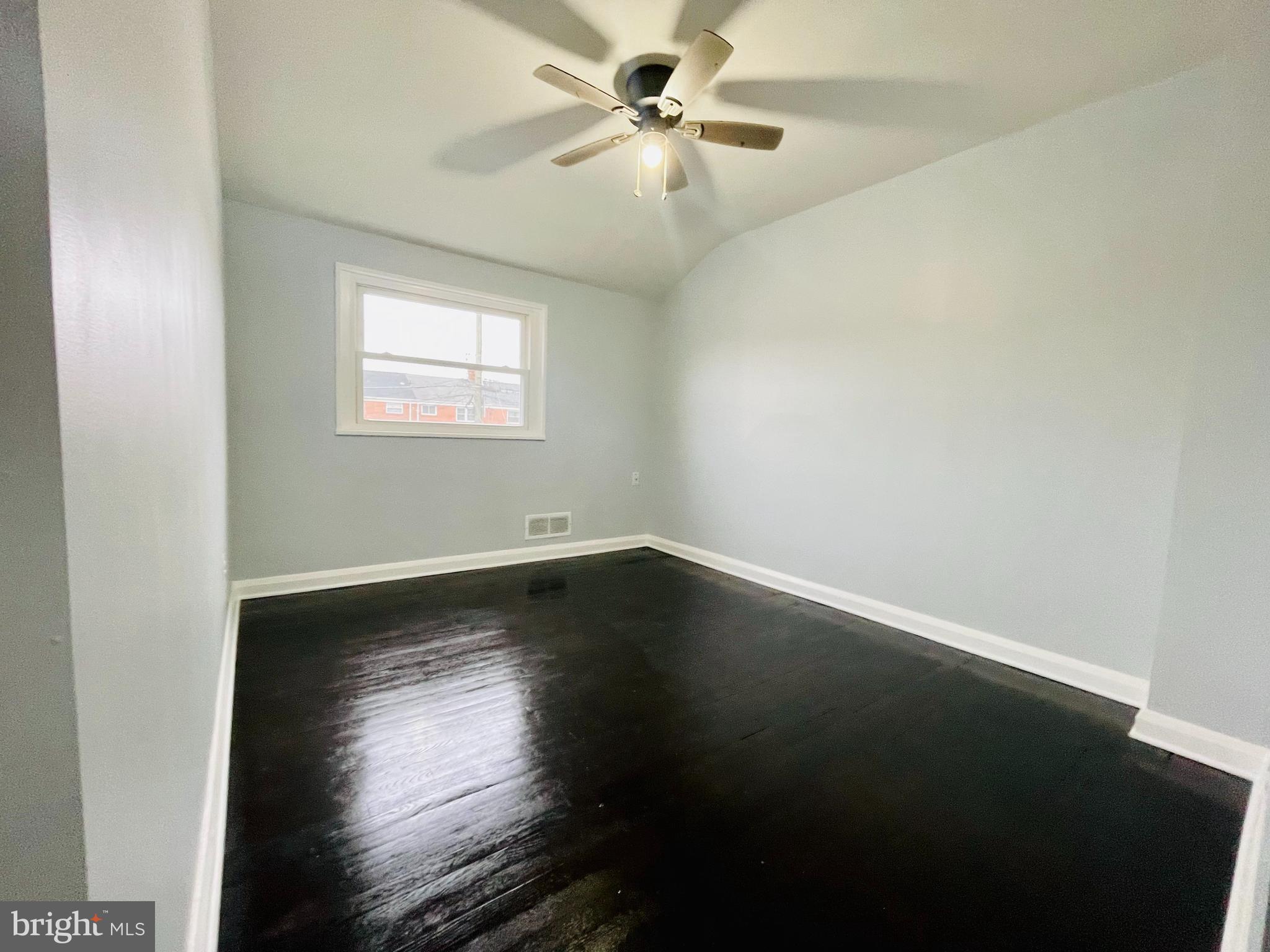 CHARLESMONT - Residential