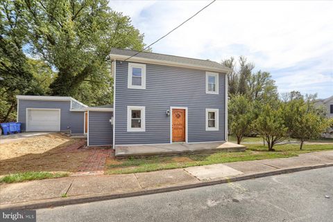 832 HIGHLAND STREET HARRISBURG PA 17113