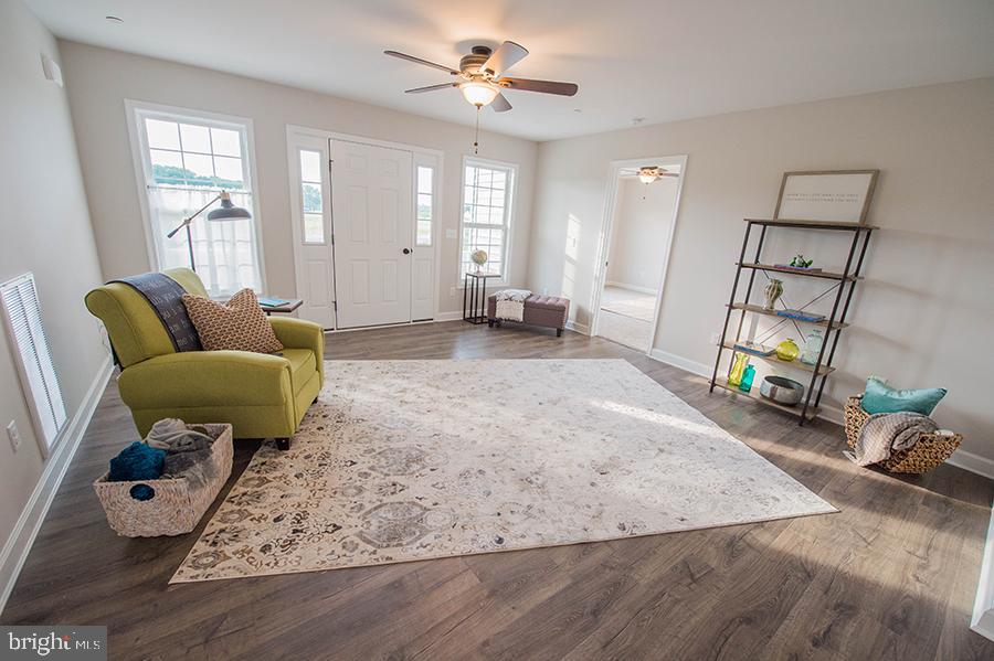 ARCADIA VILLAGE - Residential