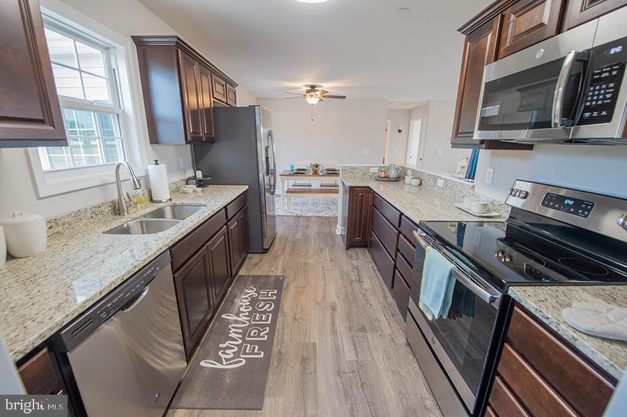 ARCADIA VILLAGE - Residential