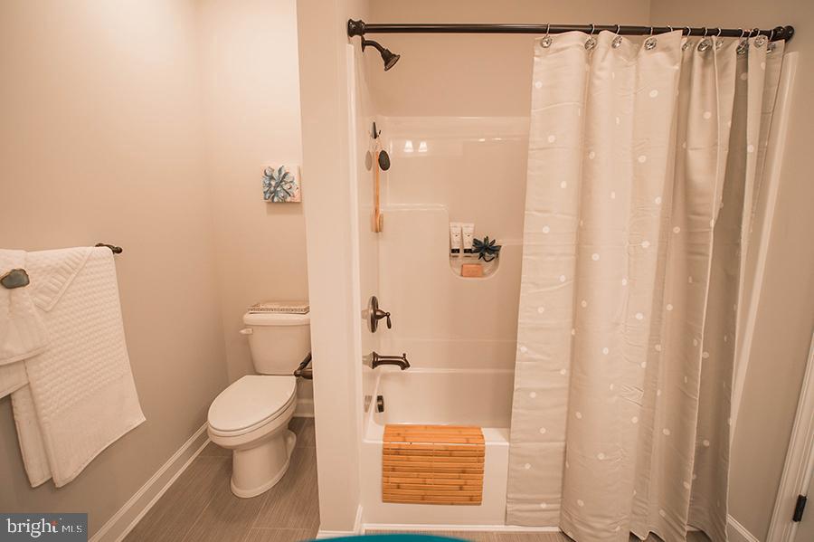 ARCADIA VILLAGE - Residential