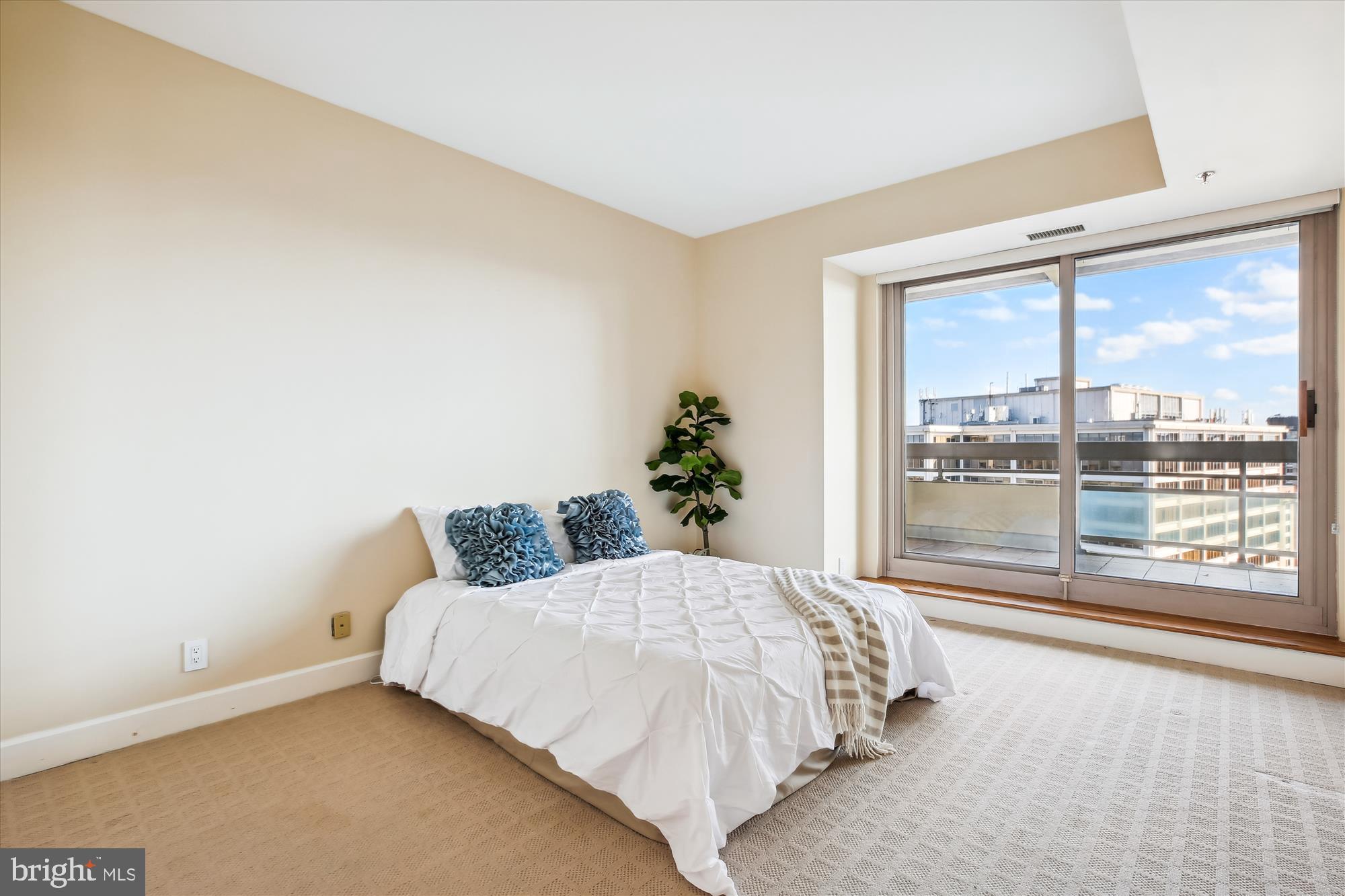 SOMERSET HOUSE CONDOS - Residential